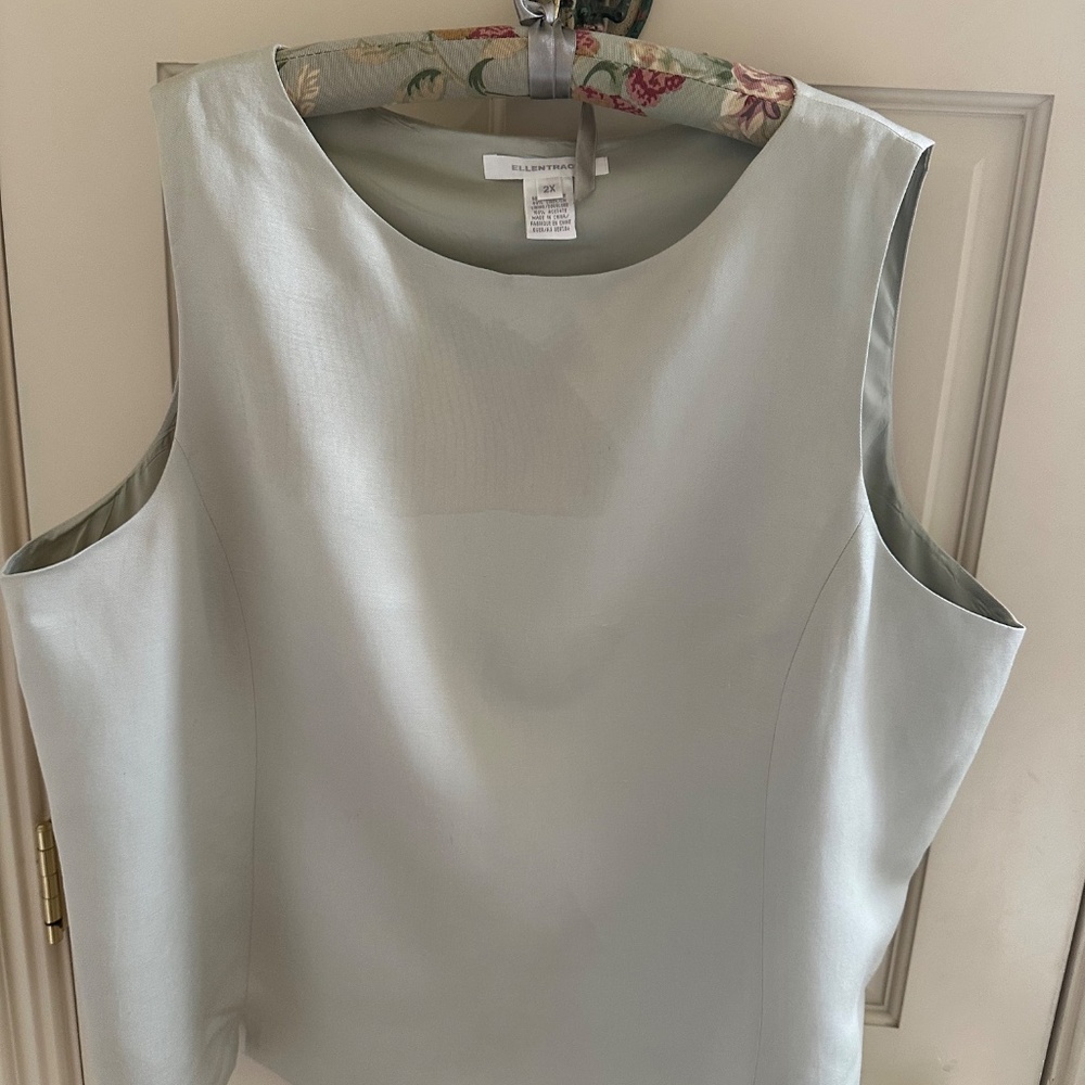 ELLEN TRACY Boatneck, Pale Green,Sleeveless Top-SIZE 2X, New Condition